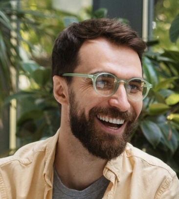 Simon P.